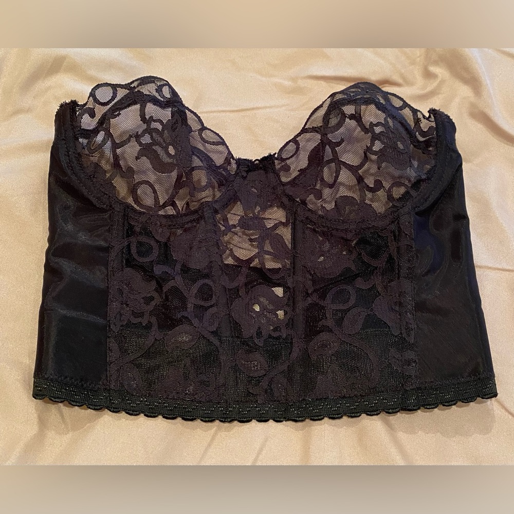 Victoria’s Secret 1990’s (Vintage) Gold label black lace bustier size 34B